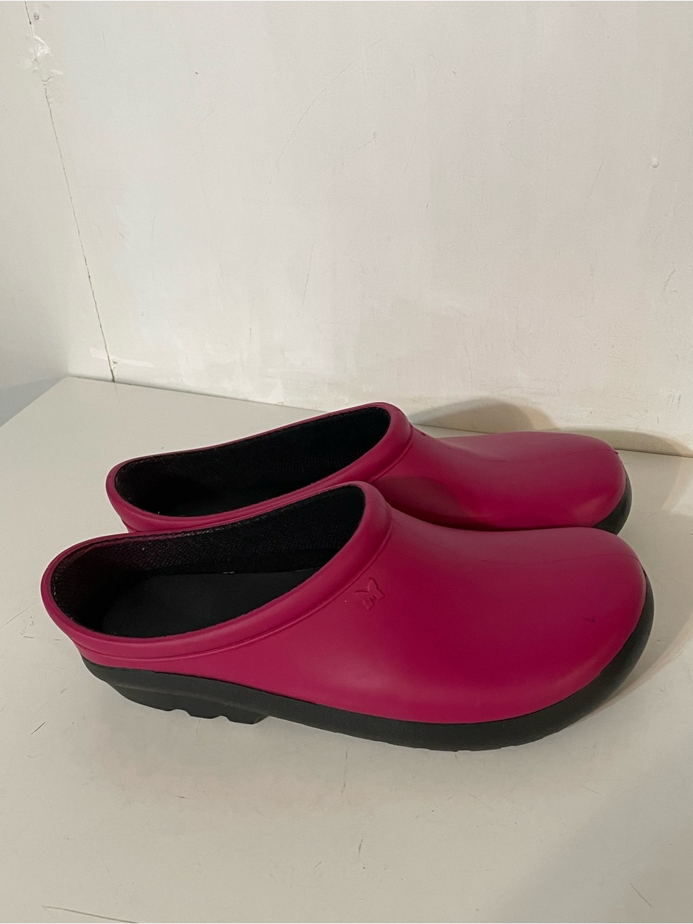 Sloggers Clogs in Raspberry - Picture 2 of 10